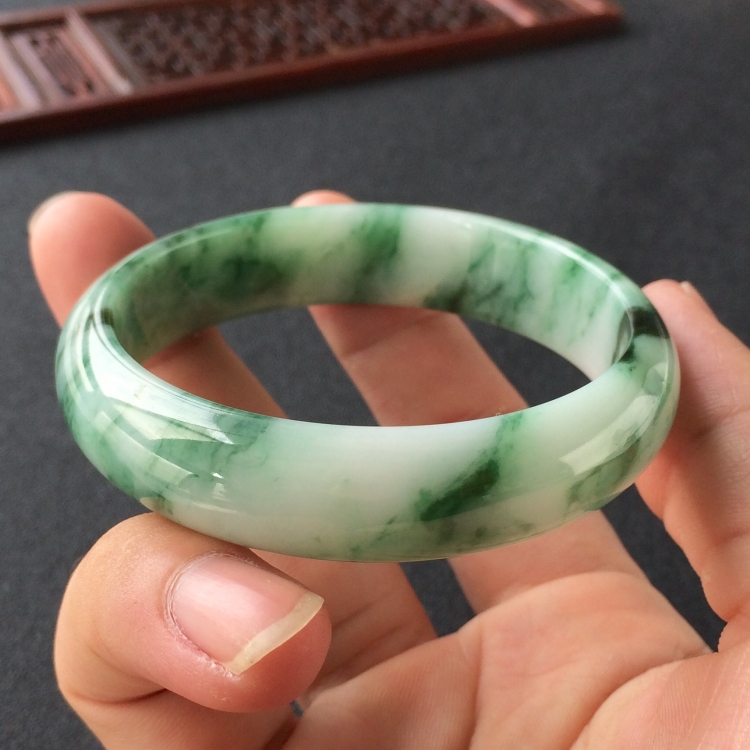 (超值推荐)糯冰种飘花手镯(56.4mm)