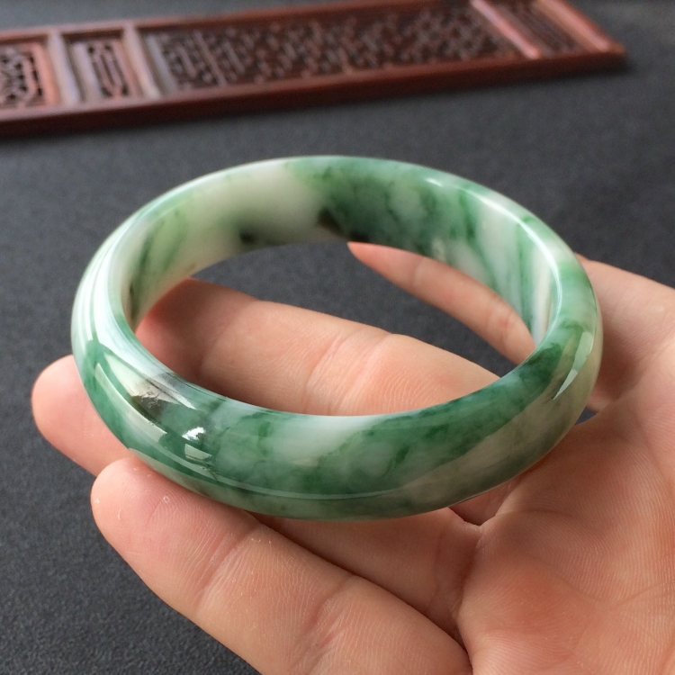 (超值推荐)糯冰种飘花手镯(59.6mm)