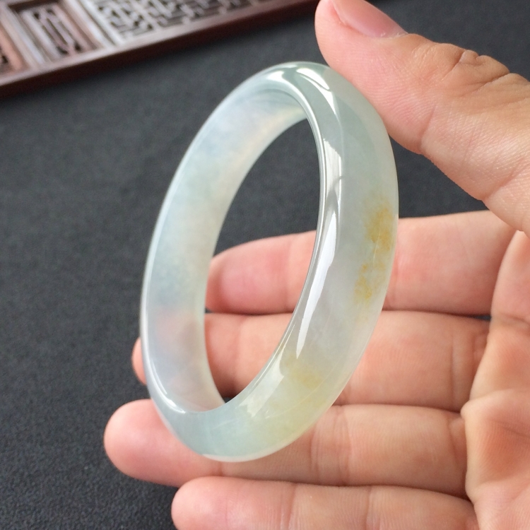 (超值推荐)冰种晴水略带黄翡手镯(57.2mm)
