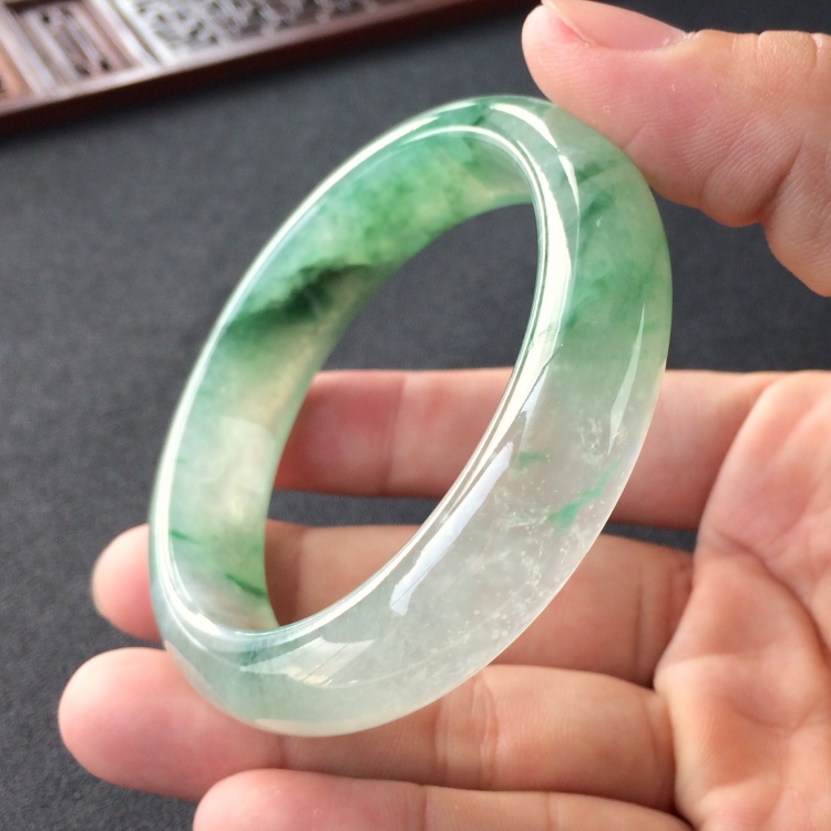 (超值推荐)冰种飘花手镯(57mm)