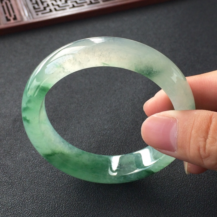 (超值推荐)冰种飘花手镯(57mm)