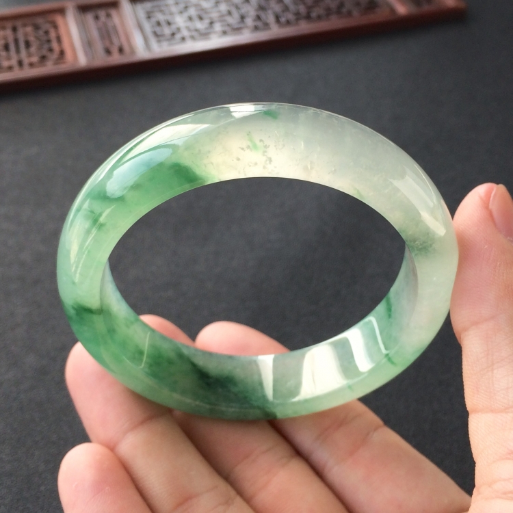 (超值推荐)冰种飘花手镯(57mm)
