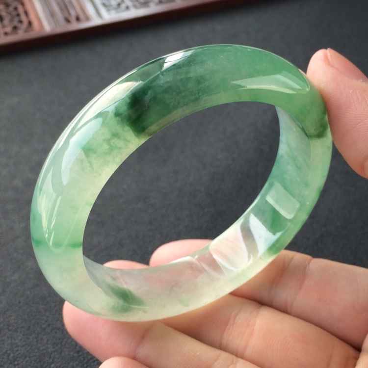 (超值推荐)冰种飘花手镯(57mm)