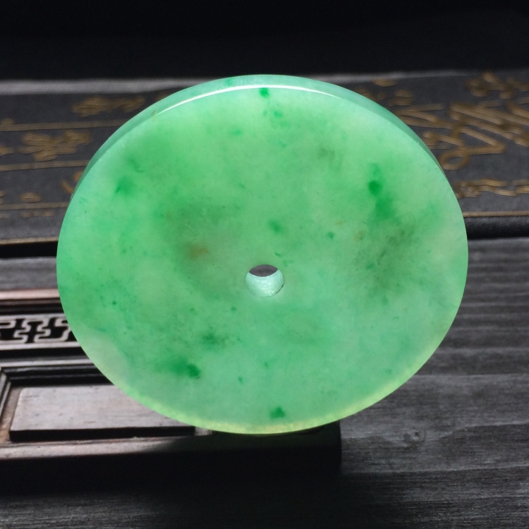 （超值推荐）糯冰种豆色略飘翠平安扣挂件