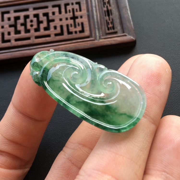 (超值推荐)冰种飘花如意挂件