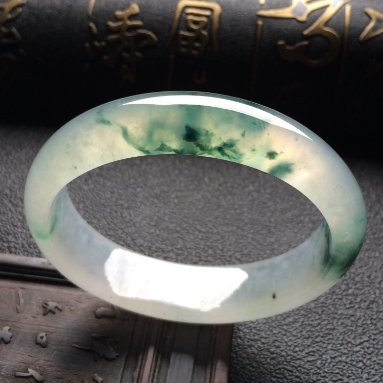 （超值推荐）冰种飘花贵妃镯一对（53mm-46mm、56mm-46mm）