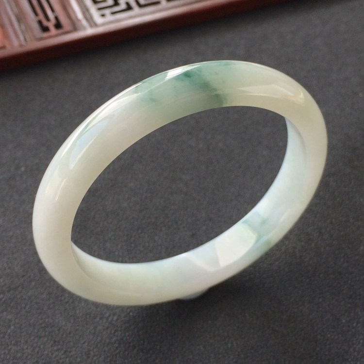 (超值推荐)糯冰种飘花手镯(56.6mm)