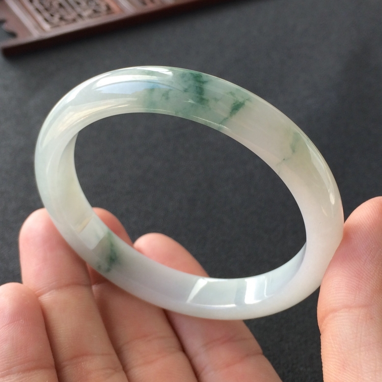 (超值推荐)糯冰种飘花手镯(56.6mm)