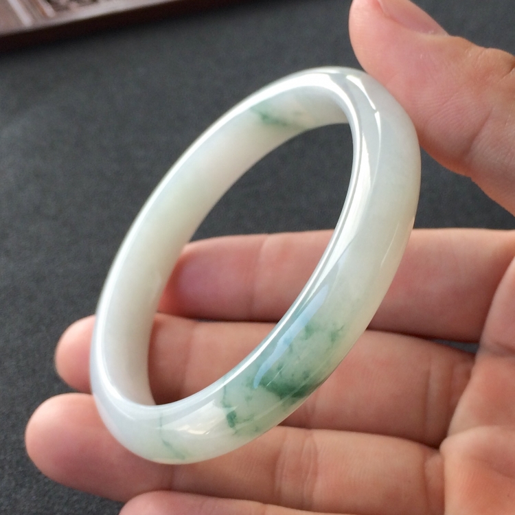 (超值推荐)糯冰种飘花手镯(56.6mm)