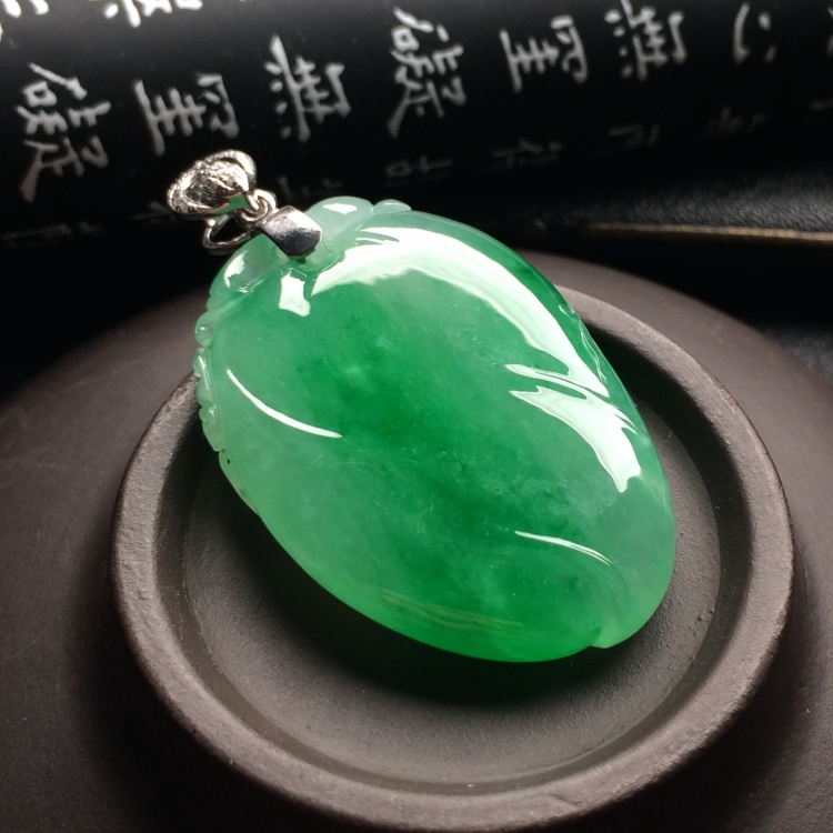 （超值推荐）冰种飘翠福瓜挂件（金扣）
