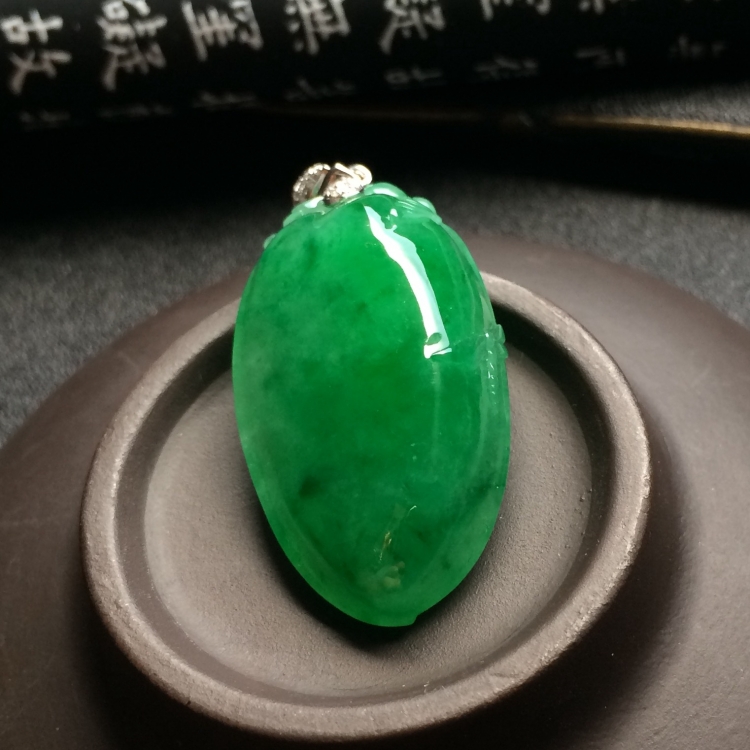 （超值推荐）冰种飘翠福瓜挂件（金扣）