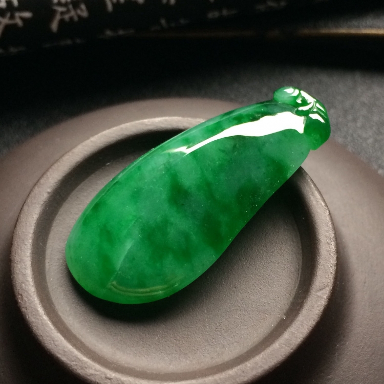 （超值推荐）糯冰种阳绿福瓜挂件