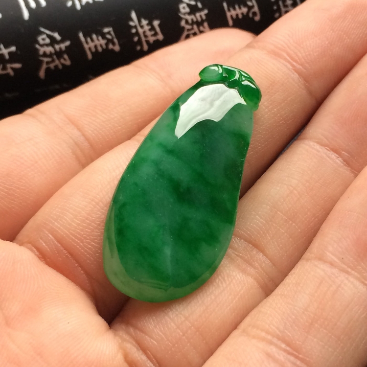 （超值推荐）糯冰种阳绿福瓜挂件