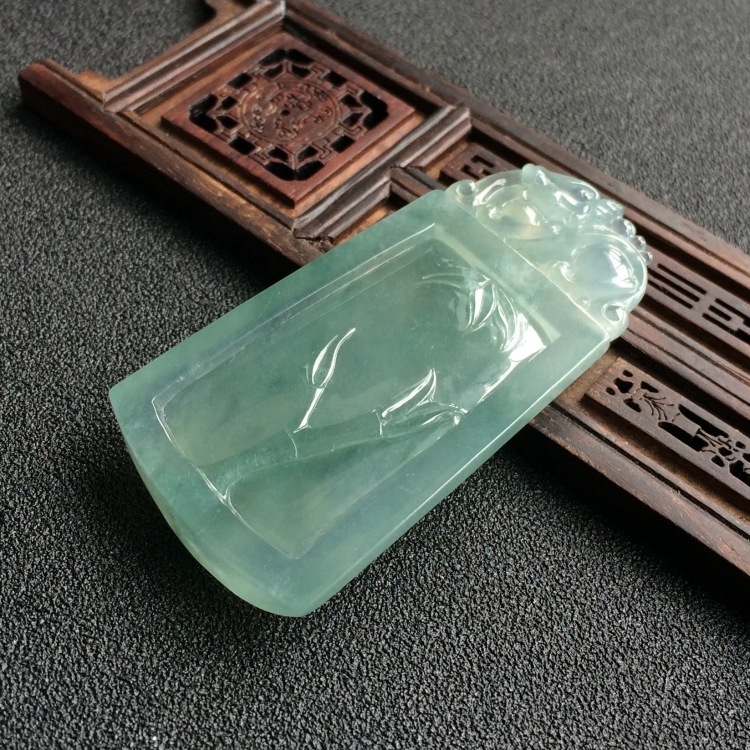 (超值推荐)冰种晴水飘花挂件/胸坠面