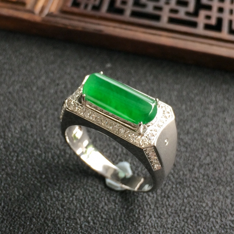 (超值推荐)冰种阳绿镶白金钻石戒指