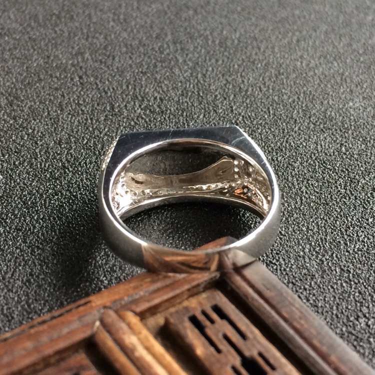 (超值推荐)冰种阳绿镶白金钻石戒指
