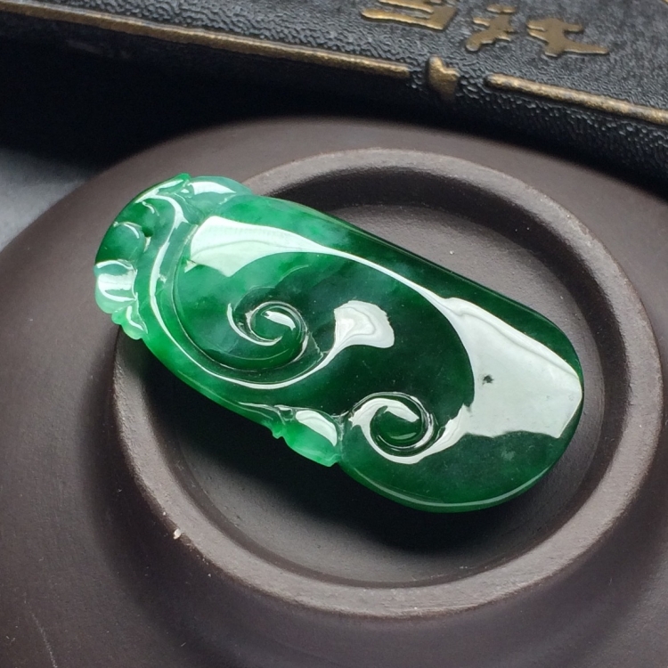 （超值推荐）糯冰种浓绿如意挂件
