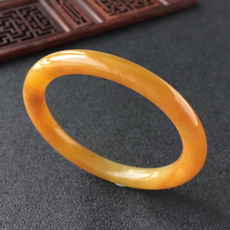 (超值推荐)糯冰种黄翡圆条手镯(55.1mm)