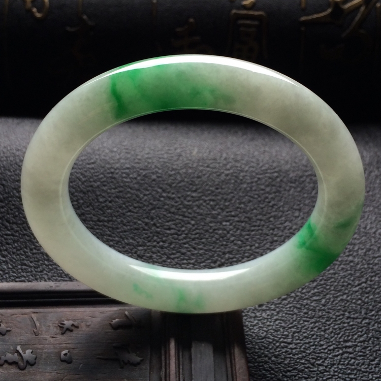 （超值推荐）糯冰种飘翠圆条手镯（54mm）