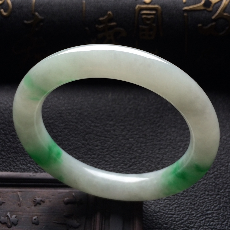 （超值推荐）糯冰种飘翠圆条手镯（54mm）