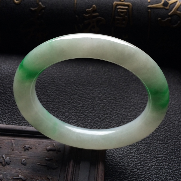 （超值推荐）糯冰种飘翠圆条手镯（54mm）