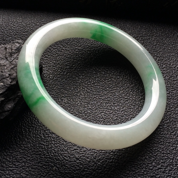 （超值推荐）糯冰种飘翠圆条手镯（54mm）
