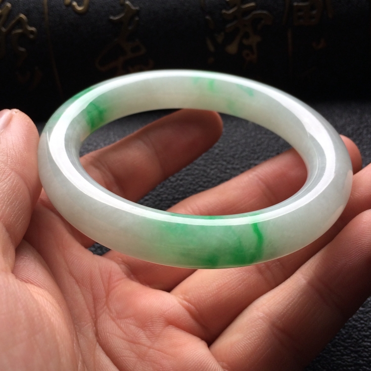 （超值推荐）糯冰种飘翠圆条手镯（54mm）