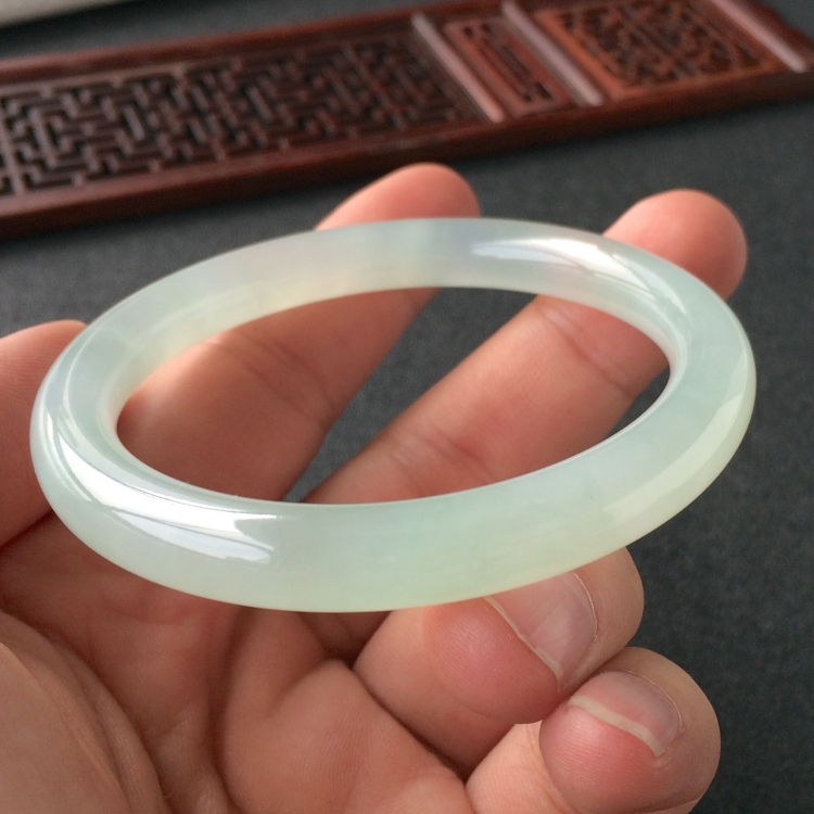 (超值推荐)冰种晴水圆条手镯(53.8mm)
