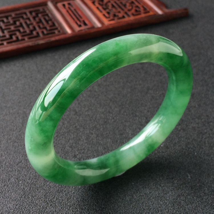 (超值推荐)糯冰种飘花圆条手镯(56.8mm)