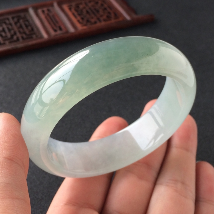 (超值推荐)冰种晴水飘花手镯(57.1mm)