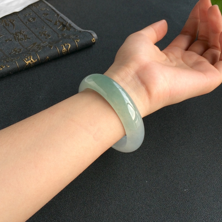 (超值推荐)冰种晴水飘花手镯(57.1mm)