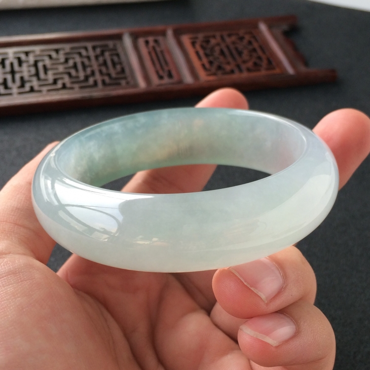 (超值推荐)冰种晴水飘花手镯(57.1mm)