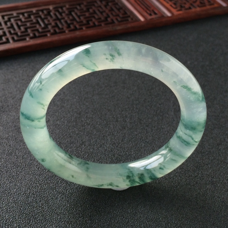 (超值推荐)冰种飘花圆条手镯(54.7mm)
