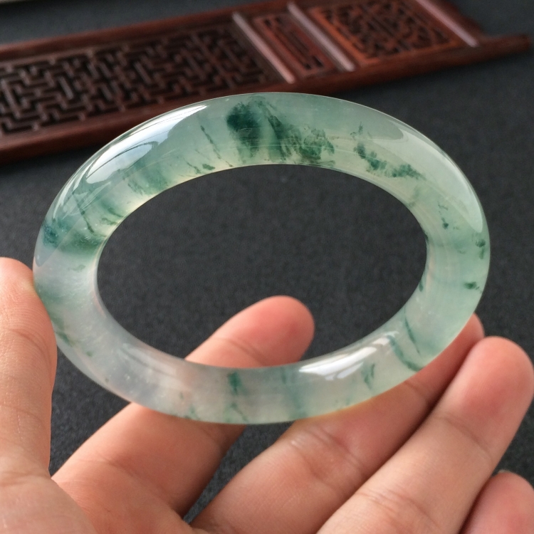 (超值推荐)冰种飘花圆条手镯(54.7mm)