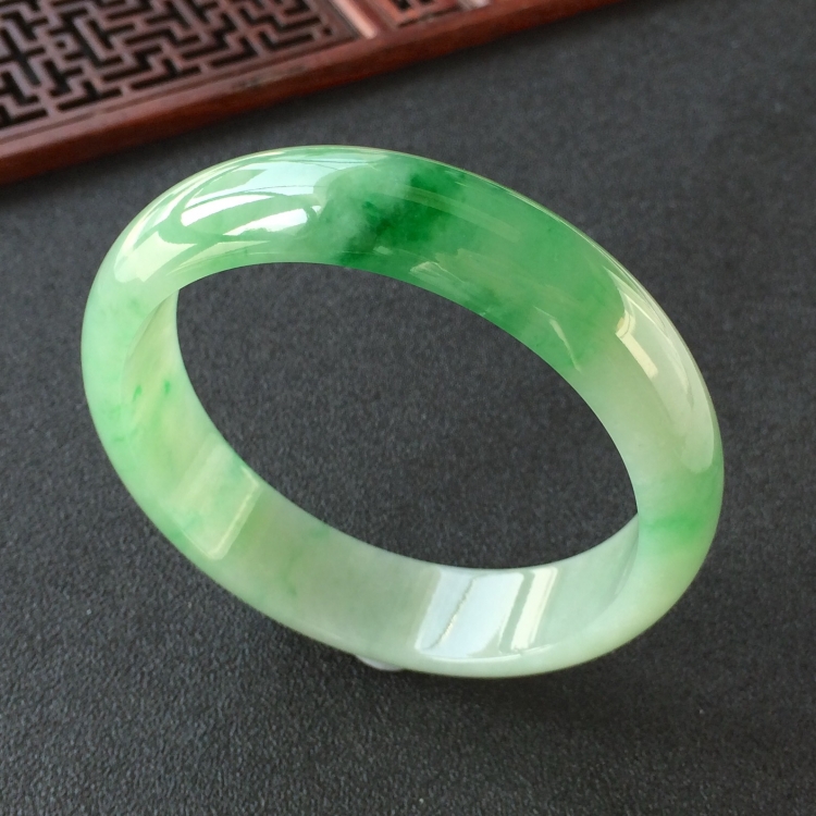 (超值推荐)糯冰种飘翠手镯(58.4mm)