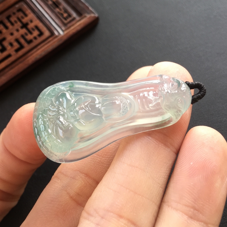 (超值推荐)冰种飘花龙树菩萨挂件