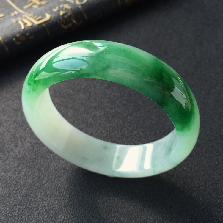 (超值推荐)糯冰种飘翠手镯(55.3mm)