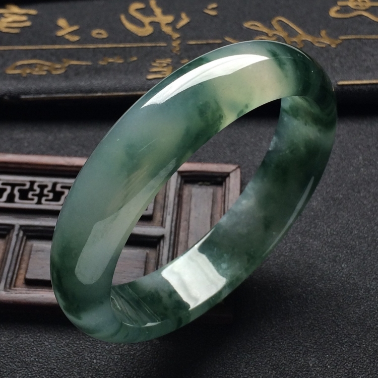 （超值推荐）冰种飘花手镯（58mm）