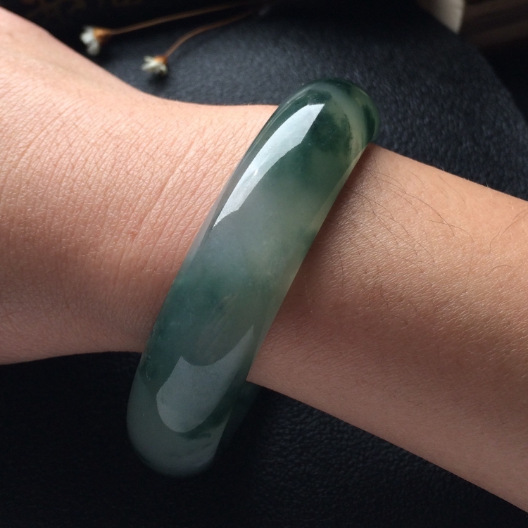 （超值推荐）冰种飘花手镯（58mm）