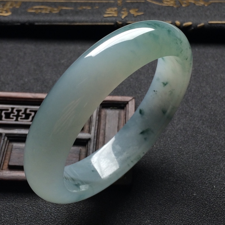 （超值推荐）糯冰种飘花手镯（56mm）