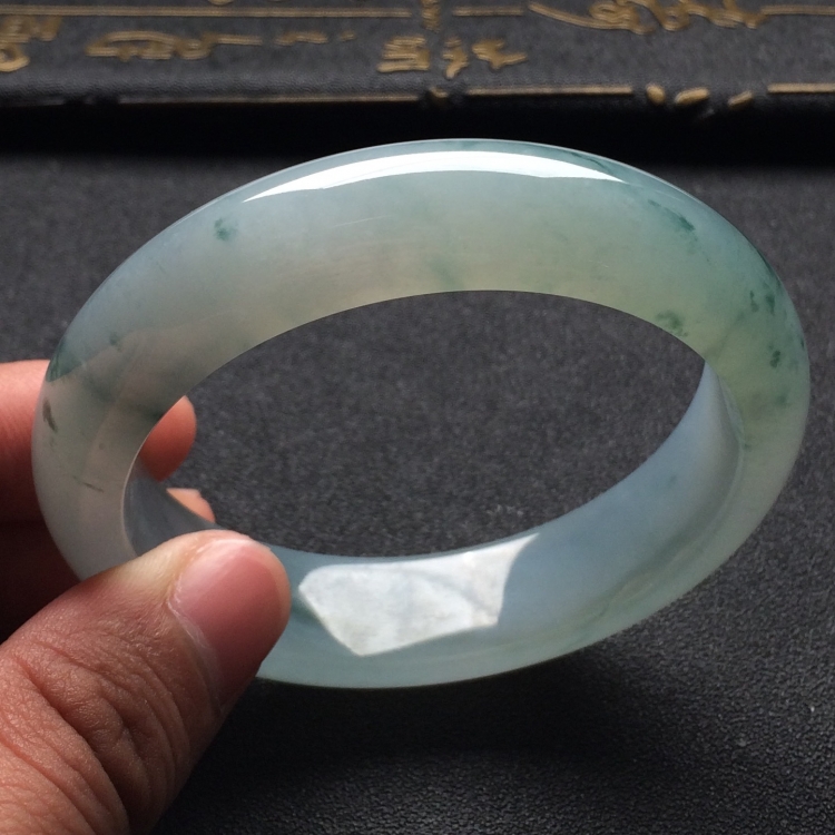 （超值推荐）糯冰种飘花手镯（56mm）