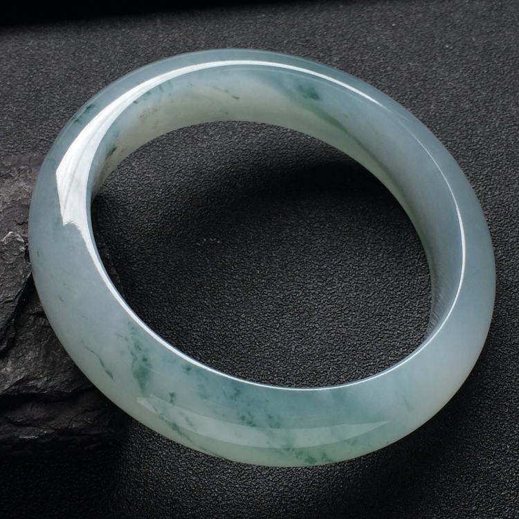 （超值推荐）糯冰种飘花手镯（56mm）