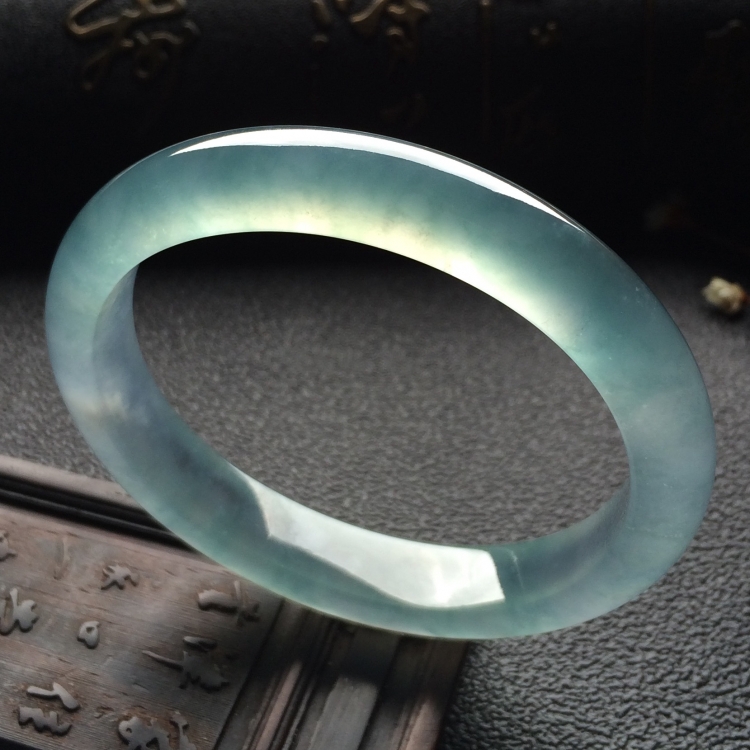 （超值推荐）冰种晴水贵妃镯（56mm-49mm）