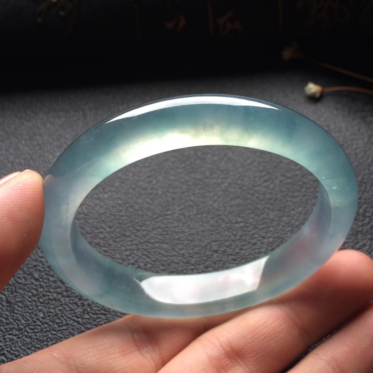 （超值推荐）冰种晴水贵妃镯（56mm-49mm）