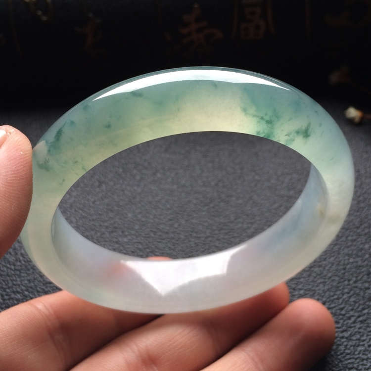 （超值推荐）冰种飘花手镯（57.7mm）