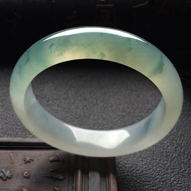 （超值推荐）冰种飘花手镯（57.7mm）