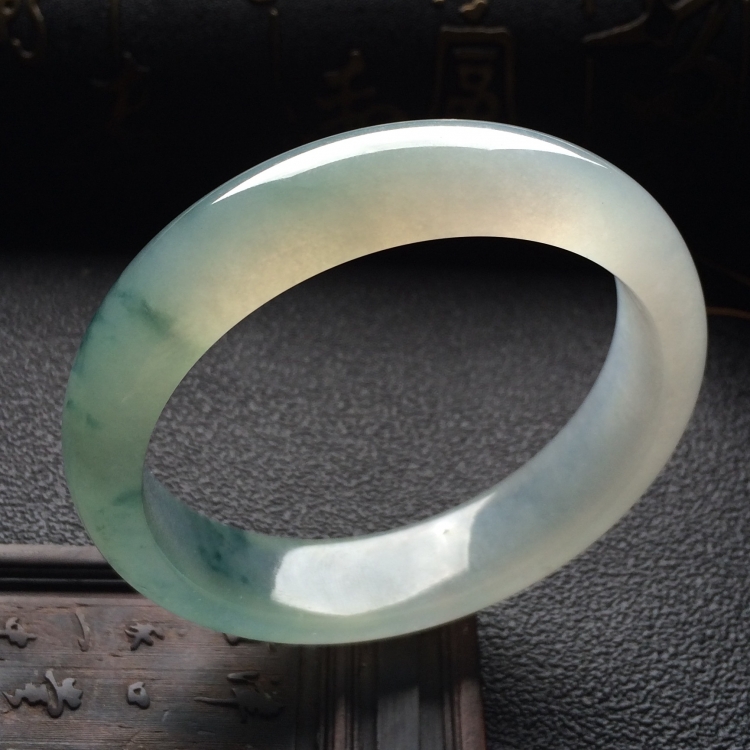 （超值推荐）冰种飘花手镯（57.7mm）
