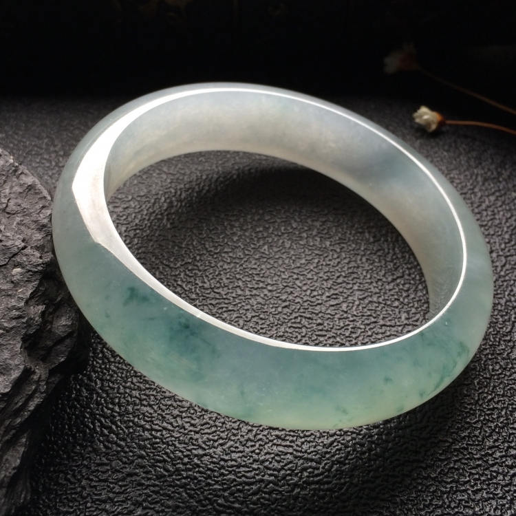 （超值推荐）冰种飘花手镯（57.7mm）