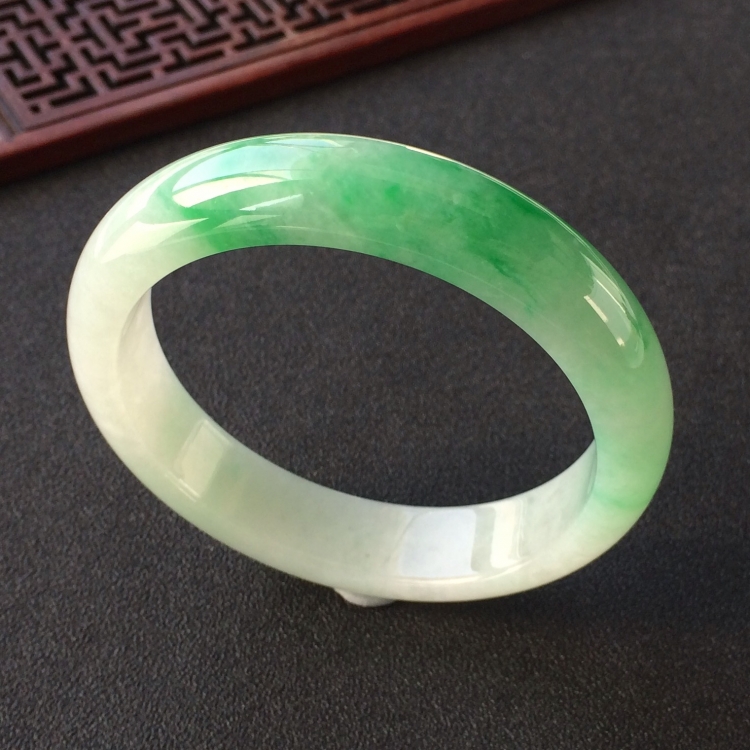 (超值推荐)糯冰种飘翠手镯(57.5mm)