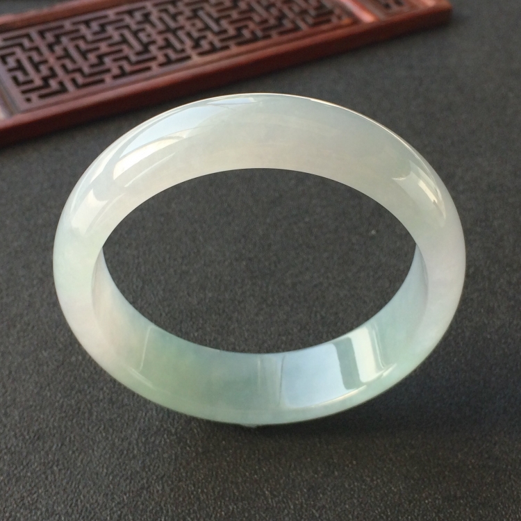 (超值推荐)糯冰种晴水手镯(58.4mm)